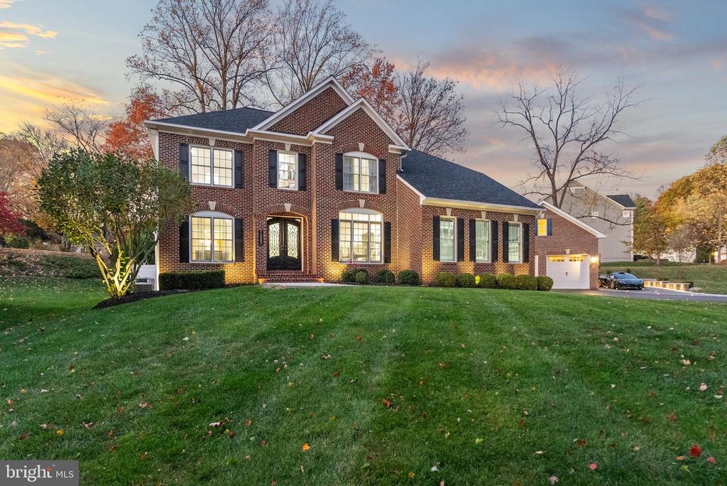 12882 CROUCH DR, Fairfax, VA 22030