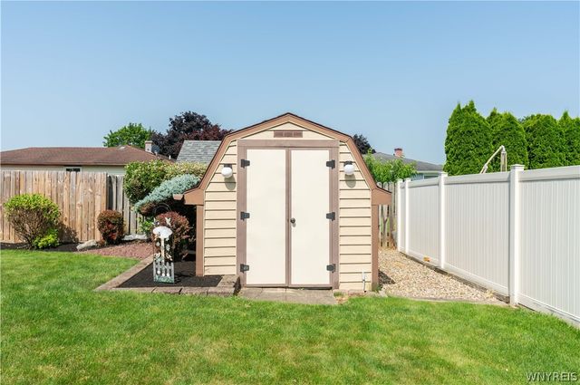 283 Barbados Drive, Cheektowaga, NY 14227