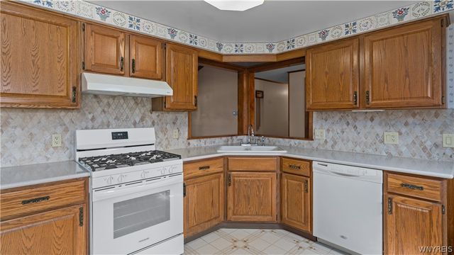 283 Barbados Drive, Cheektowaga, NY 14227