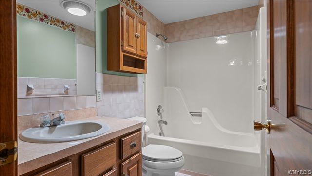 283 Barbados Drive, Cheektowaga, NY 14227