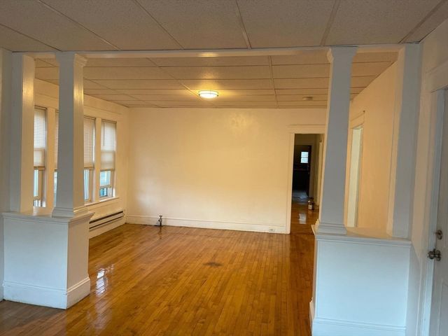 4 Preston St, Worcester, MA 01610