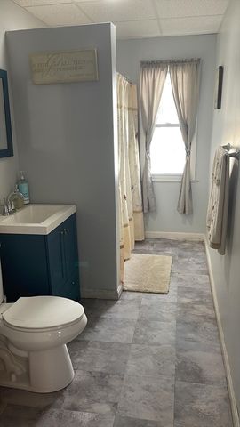 4 Preston St, Worcester, MA 01610