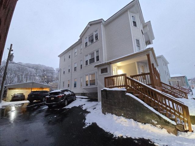 4 Preston St, Worcester, MA 01610