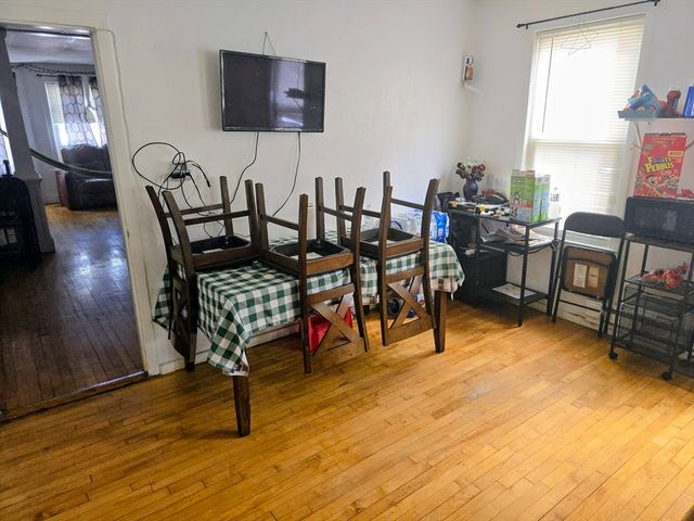 4 Preston St, Worcester, MA 01610