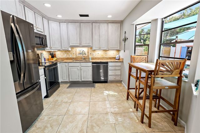 175 9th Court, Vero Beach, FL 32962
