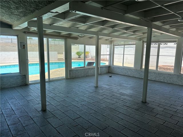 114 Acacia Avenue S, Rialto, CA 92376
