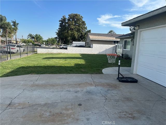 114 Acacia Avenue S, Rialto, CA 92376