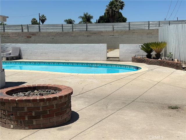 114 Acacia Avenue S, Rialto, CA 92376