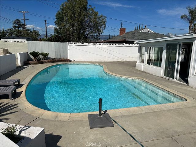 114 Acacia Avenue S, Rialto, CA 92376