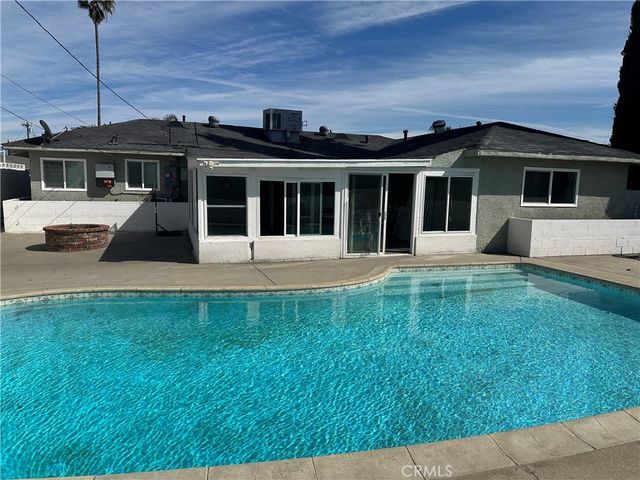 114 Acacia Avenue S, Rialto, CA 92376