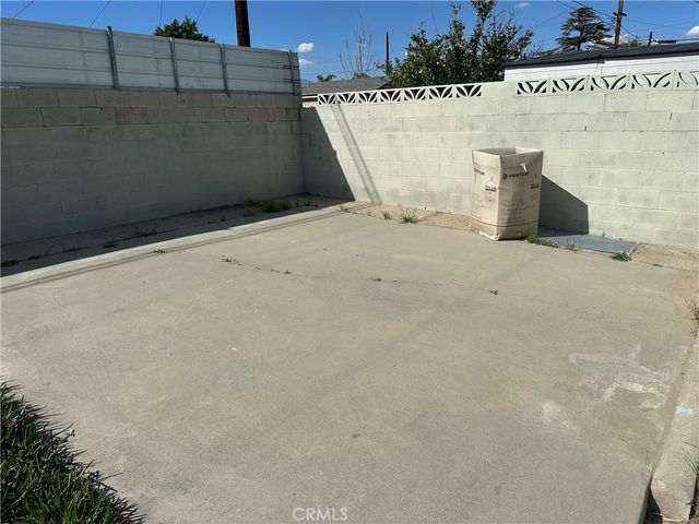 114 Acacia Avenue S, Rialto, CA 92376