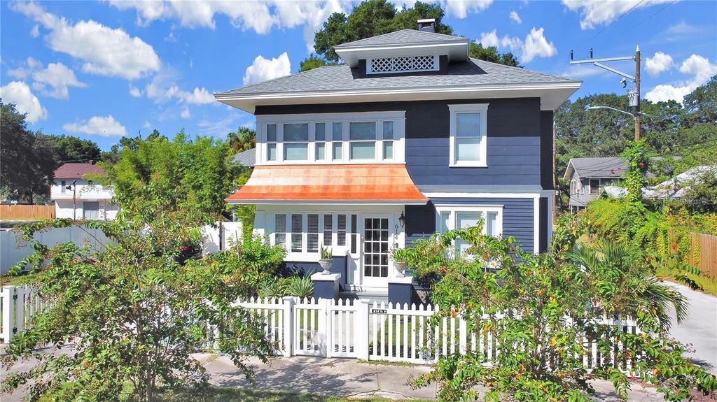 Image 4 of property listing at 614 8TH STREET N, St Petersburg, FL 33701