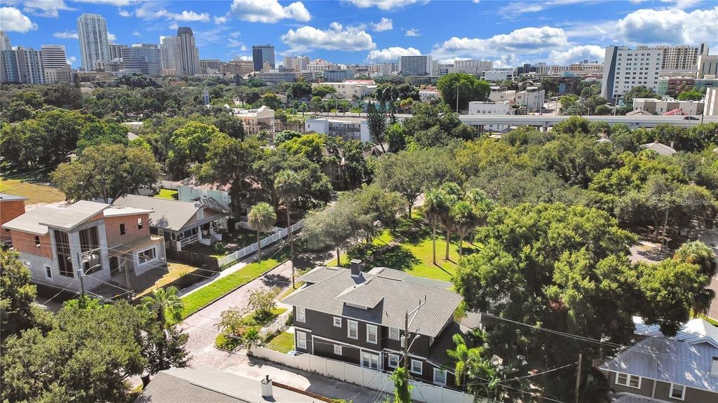 Image 40 of property listing at 614 8TH STREET N, St Petersburg, FL 33701