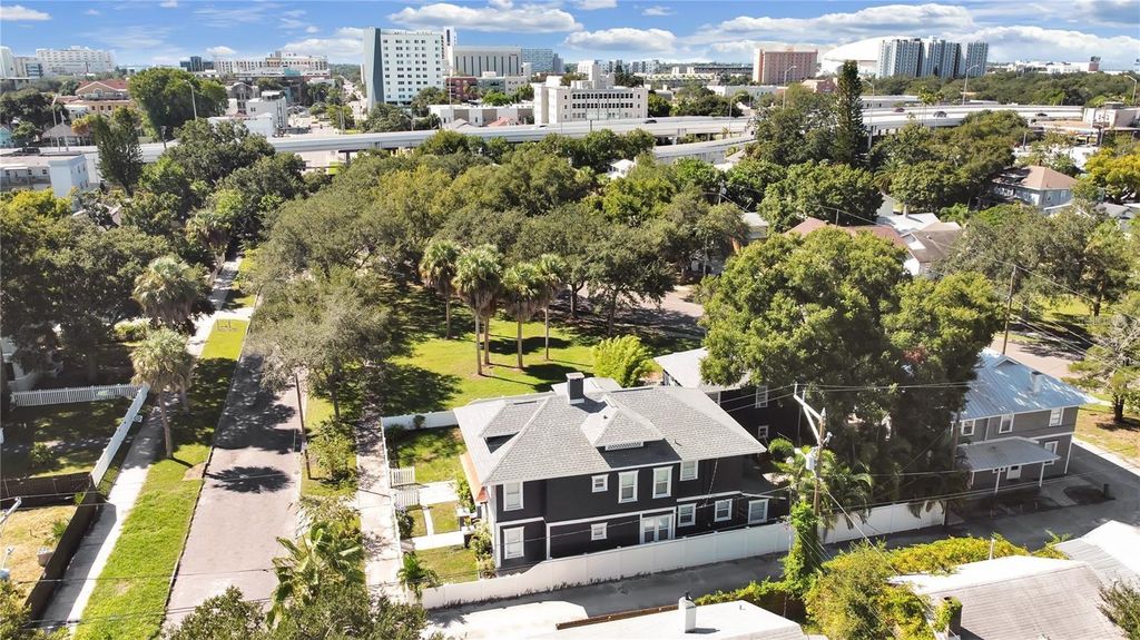 Image 41 of property listing at 614 8TH STREET N, St Petersburg, FL 33701