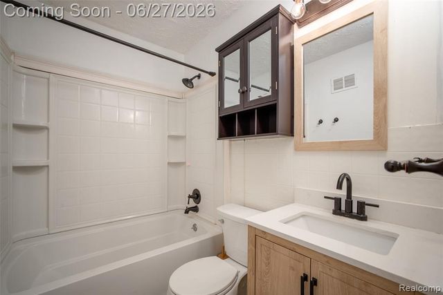 2347 Pauline Drive, Waterford, MI 48329
