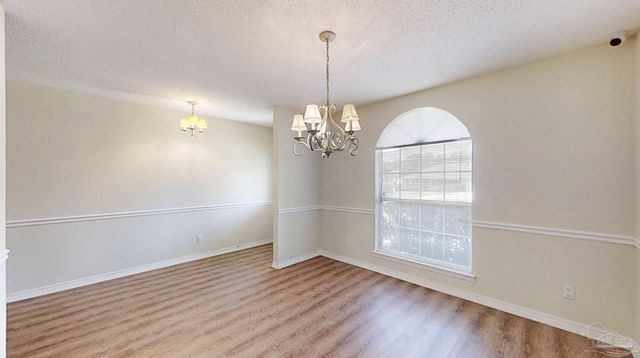 33580 Woodlands Dr, Lillian, AL 36549