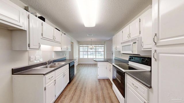 33580 Woodlands Dr, Lillian, AL 36549