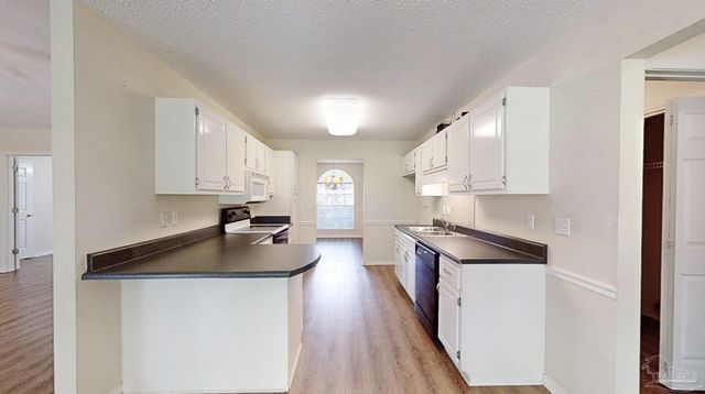 33580 Woodlands Dr, Lillian, AL 36549
