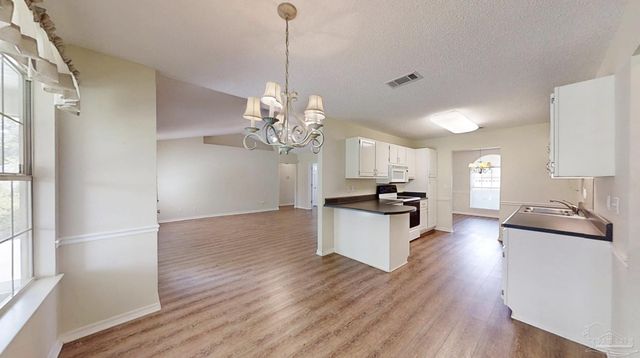33580 Woodlands Dr, Lillian, AL 36549