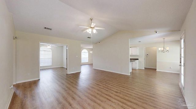 33580 Woodlands Dr, Lillian, AL 36549