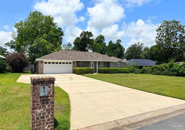 33580 Woodlands Dr, Lillian, AL 36549