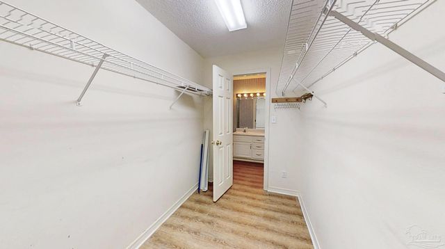 33580 Woodlands Dr, Lillian, AL 36549
