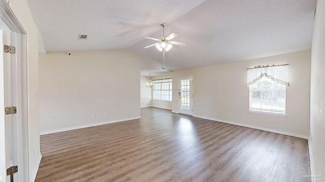 33580 Woodlands Dr, Lillian, AL 36549