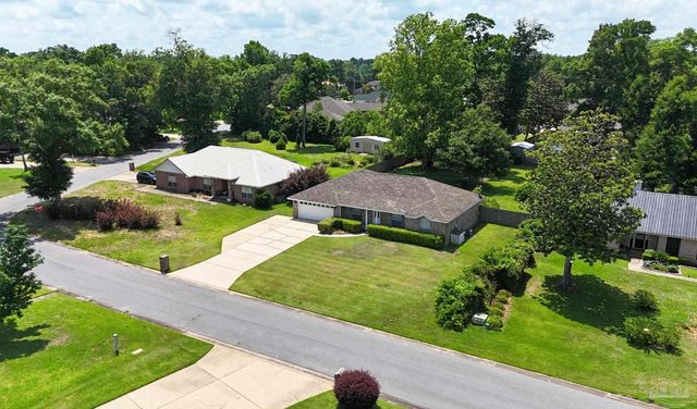 33580 Woodlands Dr, Lillian, AL 36549