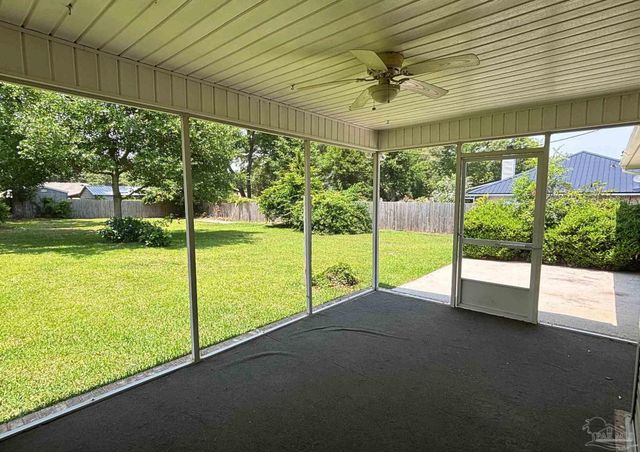 33580 Woodlands Dr, Lillian, AL 36549