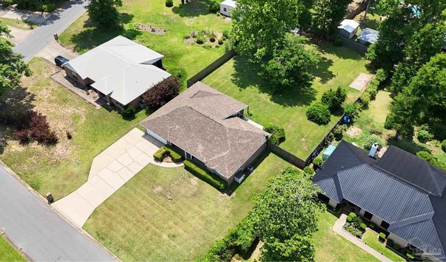 33580 Woodlands Dr, Lillian, AL 36549