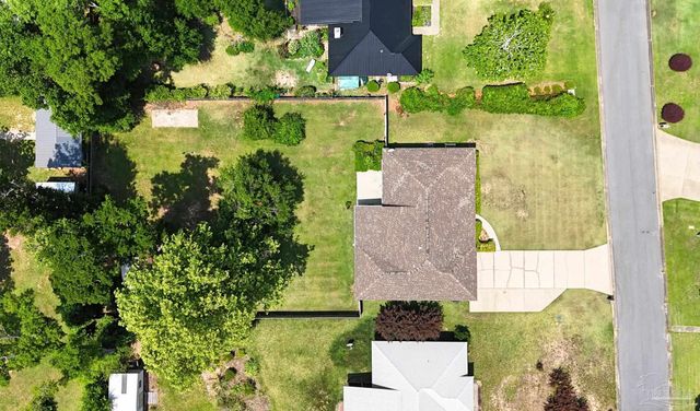 33580 Woodlands Dr, Lillian, AL 36549