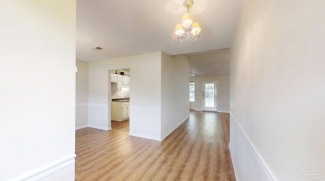 33580 Woodlands Dr, Lillian, AL 36549