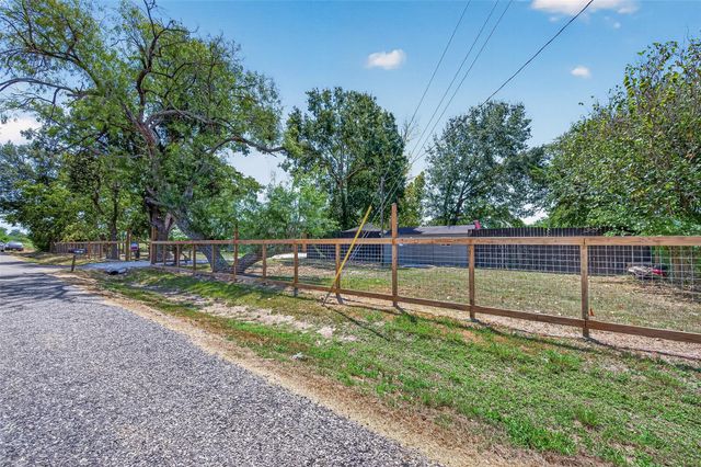 4703 Garvie Lane, Brookshire, TX 77423