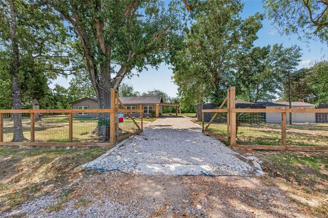 4703 Garvie Lane, Brookshire, TX 77423