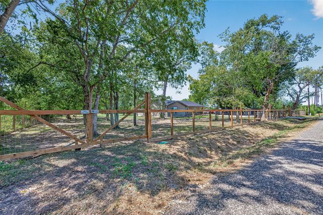 4703 Garvie Lane, Brookshire, TX 77423