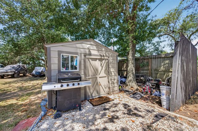 4703 Garvie Lane, Brookshire, TX 77423