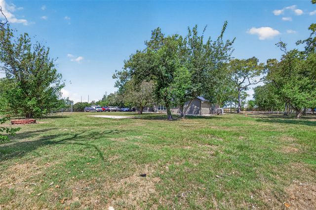 4703 Garvie Lane, Brookshire, TX 77423