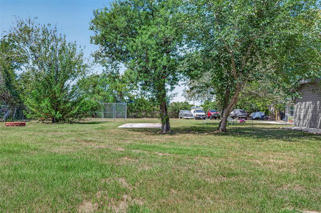 4703 Garvie Lane, Brookshire, TX 77423