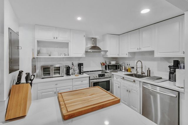 544 Capri L, Delray Beach, FL 33484