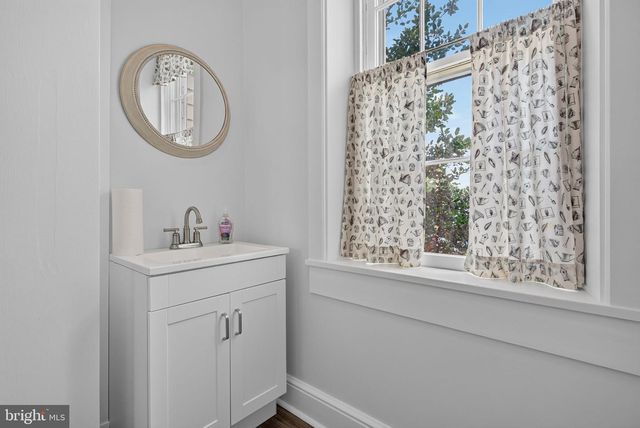 365 E MAIN ST, Landisville, PA 17538