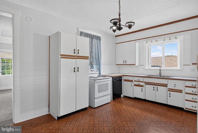 365 E MAIN ST, Landisville, PA 17538