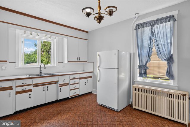 365 E MAIN ST, Landisville, PA 17538