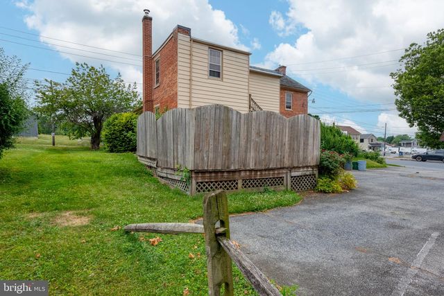 365 E MAIN ST, Landisville, PA 17538