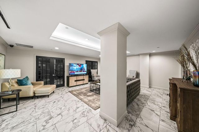 2870 Pharr Court South NW 203, Atlanta, GA 30305