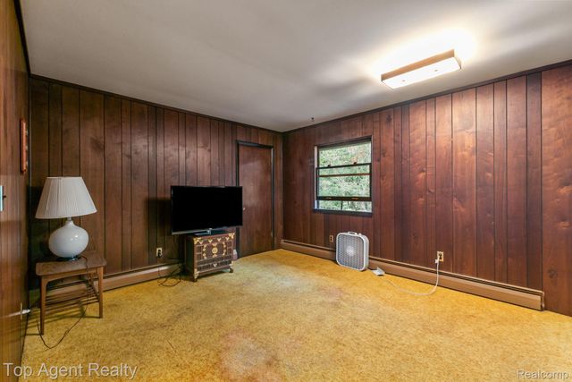 8269 Currie Road, Salem Township, MI 48168