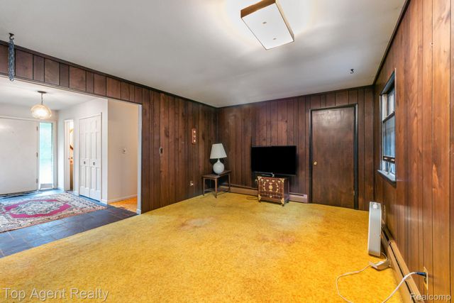 8269 Currie Road, Salem Township, MI 48168