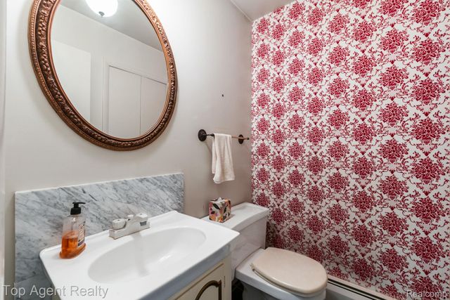 8269 Currie Road, Salem Township, MI 48168