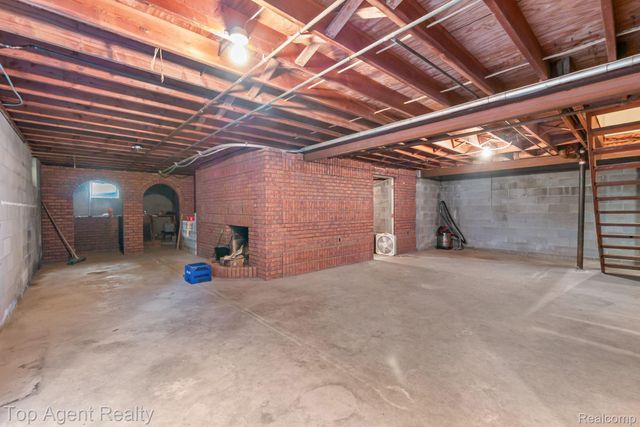8269 Currie Road, Salem Township, MI 48168