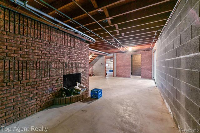 8269 Currie Road, Salem Township, MI 48168