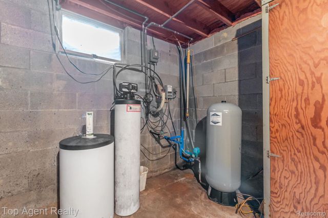 8269 Currie Road, Salem Township, MI 48168
